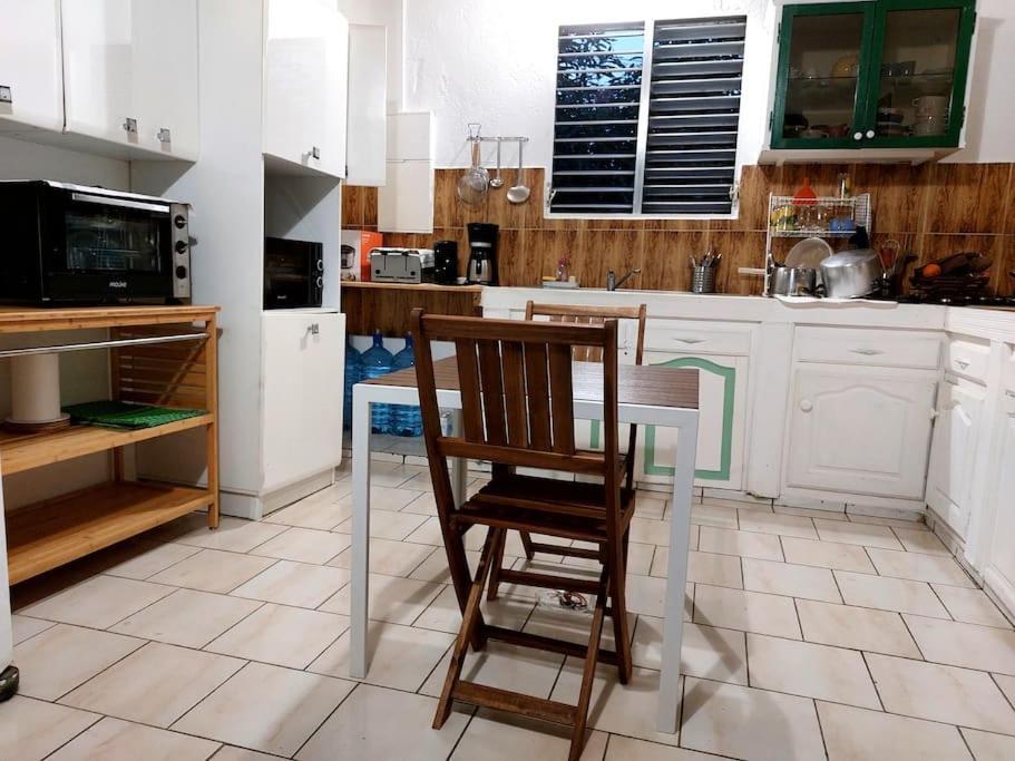 La Petite Maison, Spacieuse, Avec Jardin / Parking Sainte-Rose Εξωτερικό φωτογραφία