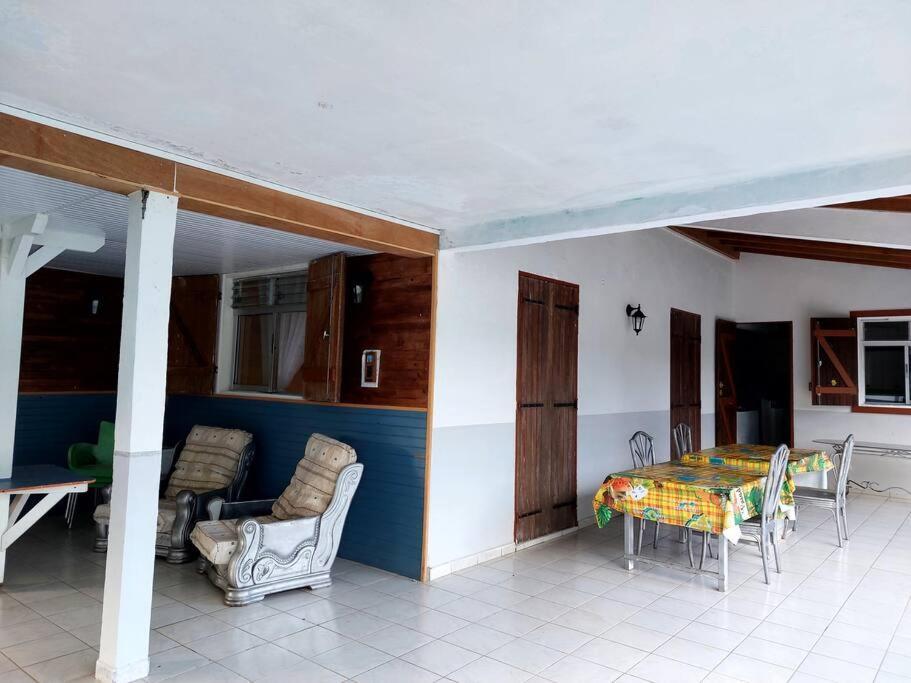 La Petite Maison, Spacieuse, Avec Jardin / Parking Sainte-Rose Εξωτερικό φωτογραφία